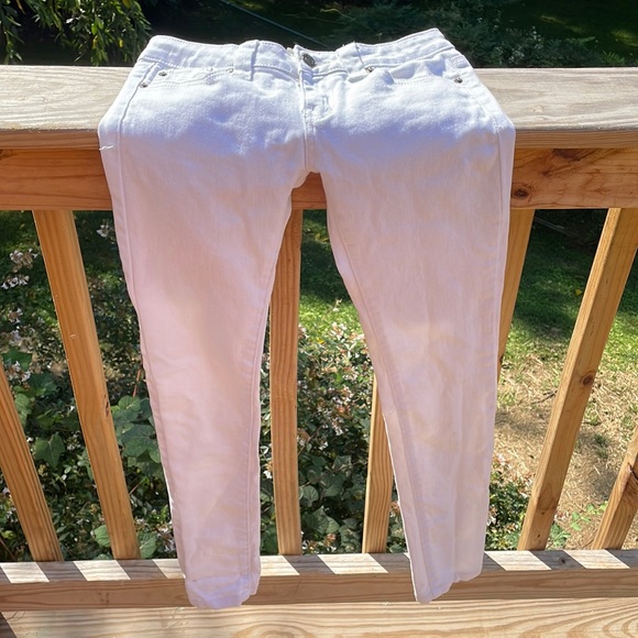 Wet Seal Denim - 🤍 Wet Seal White Denim Skinny Jeans Pockets 🤍 stretch raw edge hem